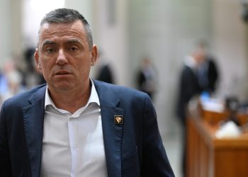 Procurile neugodne Ćipetove SMS poruke, u pitanju teške optužbe: ‘Domi, ponesi mi sutra navečer 500’