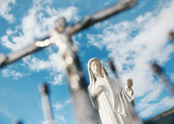 RIJEČI FRA ZVJEZDANA LINIĆA Velika Gospa nas zove da se stavimo na stranu dobra