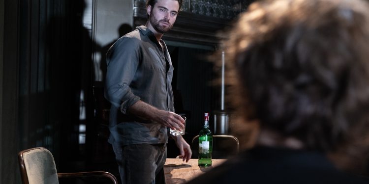 ROK JURIČIĆ: ‘U predstavi je samo nas četvero glumaca što nam je omogućilo da radimo izrazito fokusirano’ | NACIONAL.HR