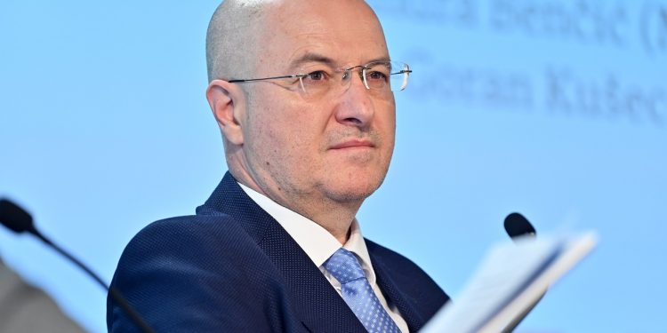 Radić odgovorio Penavi: ‘Izmišlja sve luđe priče, možda ga je Šeks prebrzo uzeo za ručicu’