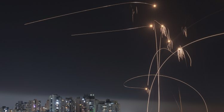 Rakete ispaljene na Izrael, aktivirana Željezna kupola: ‘Svijet će svjedočiti nevjerojatnim scenama’