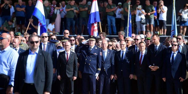 Raspudić privukao pažnju detaljem na glavi, a Jandroković izjavom: Evo tko se pojavio u Kninu