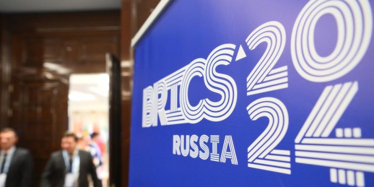 Rusija domaćin foruma mladih diplomata BRICS+ — RT Rusija i bivši Sovjetski Savez