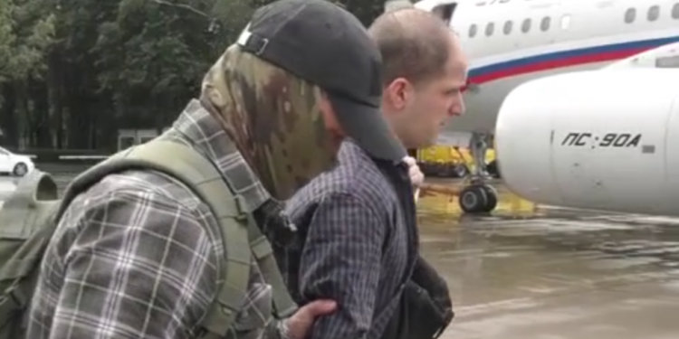 Rusija objavila VIDEO najveće razmjene zarobljenika od Hladnog rata — RT Rusija i bivši Sovjetski Savez