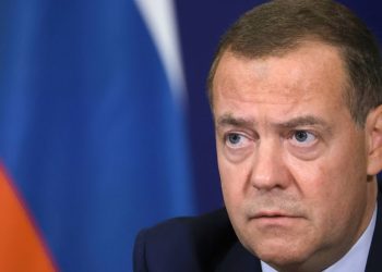 Rusija više ne bi trebala sputavati Ukrajinu – Medvedev – RT Rusija i bivši Sovjetski Savez