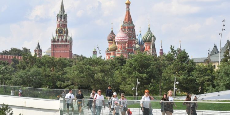 Ruski ministar financija daje optimističnu ekonomsku prognozu — RT Business News