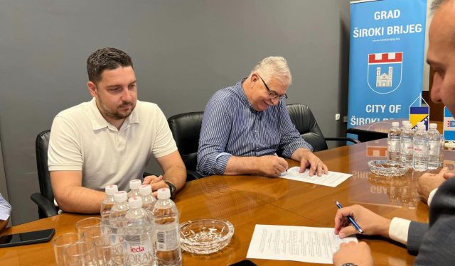 ŠOKIRALO I REVIZORE Otkriveno kako Široki Brijeg odvoz otpada plaća 60 KM po toni, dok Ljubuški plaća šest puta manje