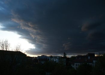 STIŽE NEVRIJEME S TUČOM Uključen narančasti meteolarm za još dvije regije | NACIONAL.HR