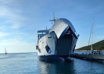 STRAŠNA TRAGEDIJA Rampa trajekta u Malom Lošinju prikliještila mornare, ima poginulih!