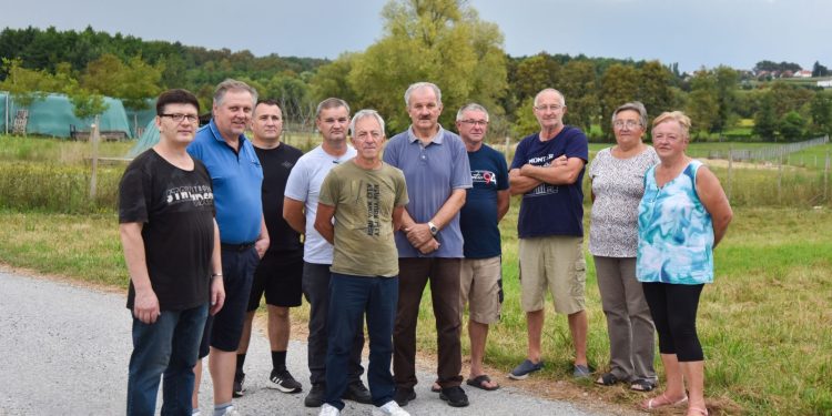 STRATEŠKI INTERES Ivanečki poljoprivrednici tvrde da im poduzetnik otima zemlju zbog solarne elektrane | NACIONAL.HR