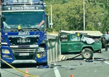 SUDAR AUTOMOBILA I KAMIONA Velike prometne gužve na Bradini, dvije osobe prevezene u bolnicu