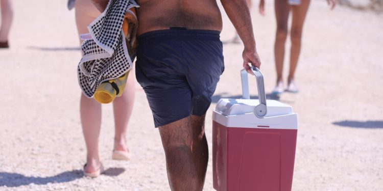 SUNČANO I VRLO VRUĆE Slijedi vrhunac toplinskog vala, na obali i dalje crveni meteoalarm | NACIONAL.HR