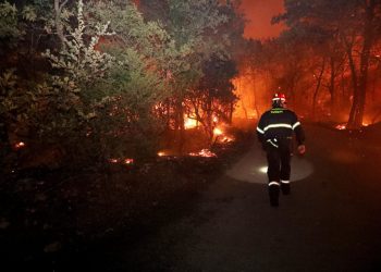 Sasuli ‘paljbu’ na ženu što je učinila usred požara: ‘To su beskrupulozni grabežljivci’