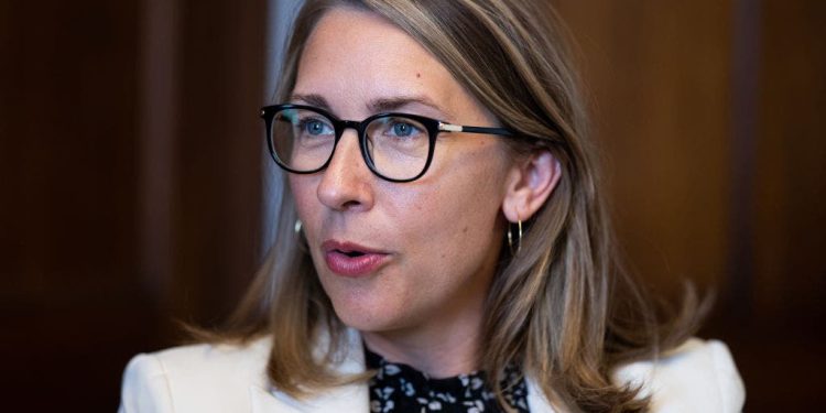 Scholten pobjeđuje na predizborima Dem u ključnom kongresnom okrugu Michigana