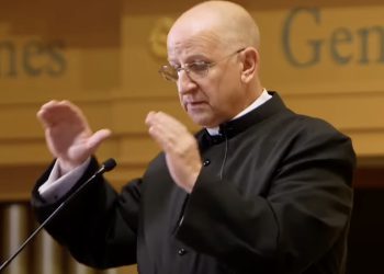 Poznati egzorcist pozvao na hitnu molitvu za Trumpa: ‘Mračne sile rade na ovome’