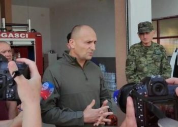 Slobodna Dalmacija – Ministar Anušić u Dubravicama: ‘Hrvatska vojska nije na terenu, to ovisi o procjeni vatrogasnih zapovjednika’