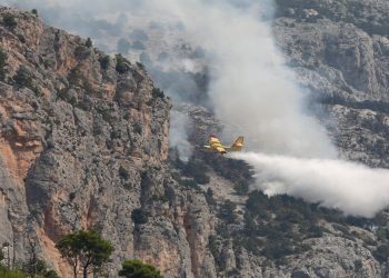 Slobodna Dalmacija – Vatrogasni zapovjednik: ‘Situacija kod Tučepi se smiruje, ali očekuje nas bura. To nam je neprijatelj broj jedan…’