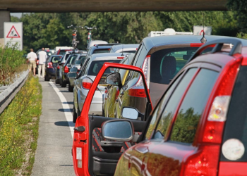 Gužve prema moru, jak vjetar zadaje probleme na Jadranskoj magistrali!