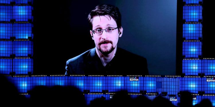 Snowden optužuje Macrona za ‘uzimanje talaca’ — RT World News