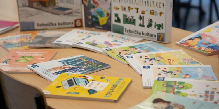 Solin za osnovce osigurao besplatne udžbenike, radne bilježnice i materijale za školu