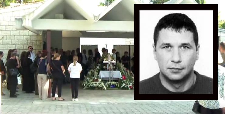 Solin zavijen u crno: Posljednji ispraćaj tragično stradalog pomorca Marka Topića