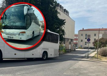 Splićani zgroženi prizorom u krugu KBC-a Split: Autobusom zablokirao prolaz automobilima