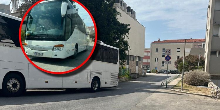 Splićani zgroženi prizorom u krugu KBC-a Split: Autobusom zablokirao prolaz automobilima
