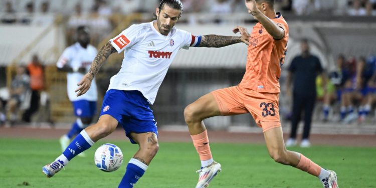 Sportske novosti – Hajdukovi igrači poslali jasnu poruku Vuškoviću, evo kako su podržali bivšeg igrača Bijelih