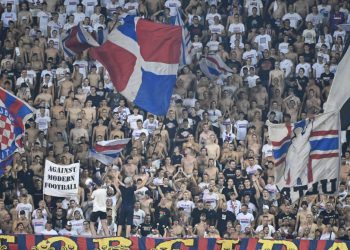 Sportske novosti – Navijači Hajduka slavili na Poljudu pa pred derbi s Dinamom poručili: ‘Idemo u Zagreb nered praviti’