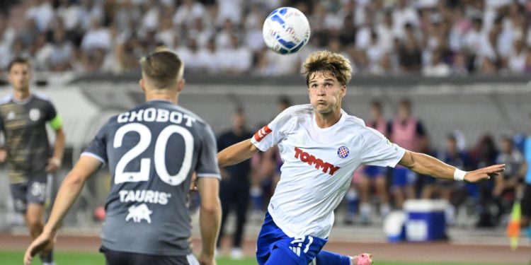 Sportske novosti – Ništa osim sramote i šokova. Navijači Hajduka na rubu: ‘Netko mora dati ostavku, ne bi pomogao ni Mbappé’