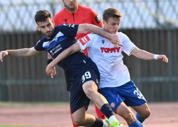 Sportske novosti – UŽIVO: Hajduk na Poljudu lovi pobjedu protiv Osijeka, igrači izrazili podršku Vuškoviću