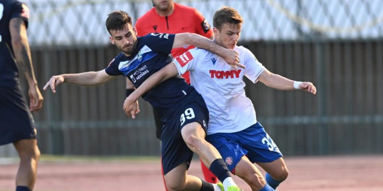 Sportske novosti – UŽIVO: Hajduk na Poljudu lovi pobjedu protiv Osijeka, igrači izrazili podršku Vuškoviću