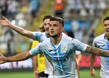 Sportske novosti – UŽIVO/VIDEO: Crveni karton za goste! Rijeka s igračem više ide po pobjedu