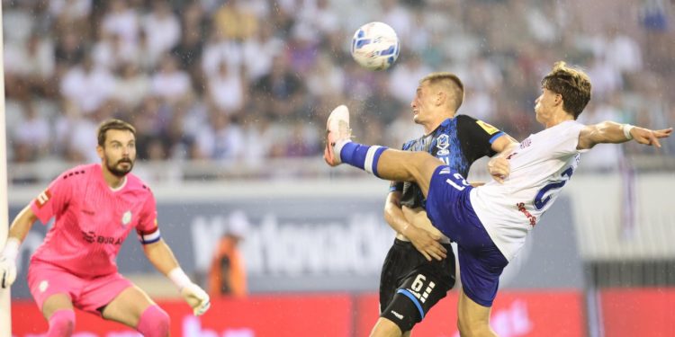 Sportske novosti – UŽIVO/VIDEO: Muka Hajduka na Poljudu, Bijeli gube i ne izgledaju dobro. Kalinić spriječio novi šok