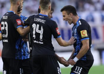 Sportske novosti – UŽIVO/VIDEO: Novi šok za Hajduk, Bijeli gube na Poljudu, nije ih spasio ni VAR
