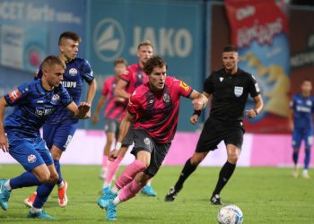 Sportske novosti – VIDEO: Ludnica u Koprivnici završila bez pobjednika, Slaven bombom do boda, trener Belupa zaradio crveni karton