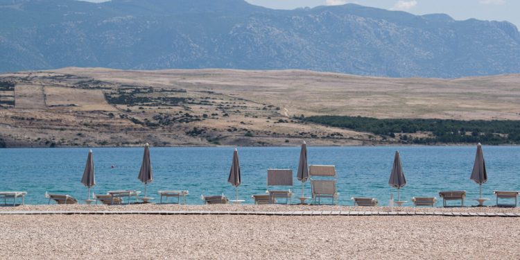 Sramotan potez i sukobi na poznatoj plaži na Pagu: ‘“Nemojte da ja budem krunski svjedok’