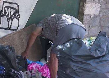 Štakori, žohari i smrad u središtu Splita: “Terasu ne mogu otvoriti jer po njoj hodaju miševi”