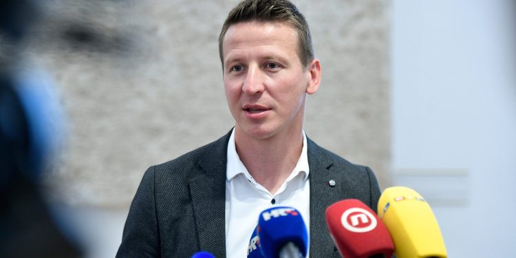 Stranku preuzima Gabrijel Deak, a Zurovec odlazi u HDZ?