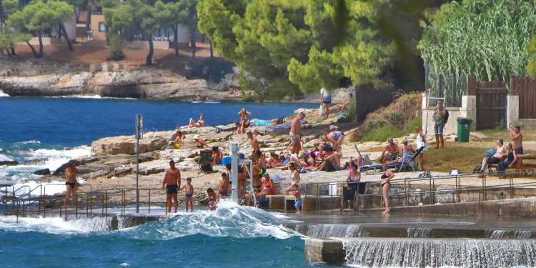 Strava u Puli: Utopio se 16-godišnji mladić, naložena je obdukcija