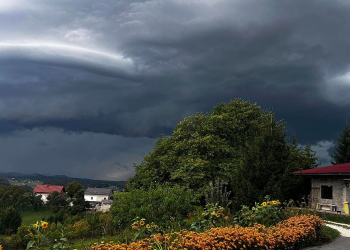 Superćelija prošla kroz Zagreb, krenula prema istoku: Upaljeni alarmi za Hrvatsku