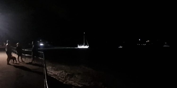 Svjedočio sam što se dogodilo ispred kampa, tijekom oluje jedrilica je presjekla ogradu za plivače