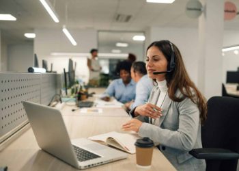 TELEOPERATERI ZADOVOLJNO TRLJAJU RUKE HT Eronet, BH Telecom i m:tel zaradili milijune, a evo tko je najbolje poslovao