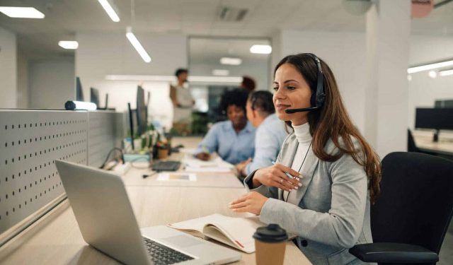 TELEOPERATERI ZADOVOLJNO TRLJAJU RUKE HT Eronet, BH Telecom i m:tel zaradili milijune, a evo tko je najbolje poslovao