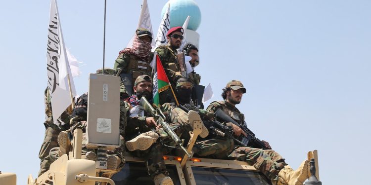 Talibani paradiraju američko oružje zaostalo nakon povlačenja iz Afganistana