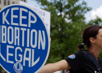 Tester, Sheehy važu nakon što je Vrhovni sud Montane oborio zakon o pobačaju uz pristanak roditelja