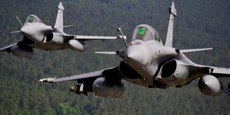 Tragedija na francuskom nebu: Sudarila se 2 Rafalea