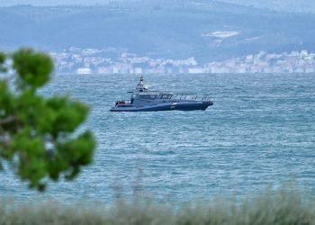 Traje potraga za mladim Englezom koji je nestao u Jadranu, oglasio se MORH