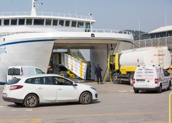 Trajekt Tin Ujević nije isplovio, neki sumnjaju u obrazloženje Jadrolinije: Ovo je neslužbena informacija