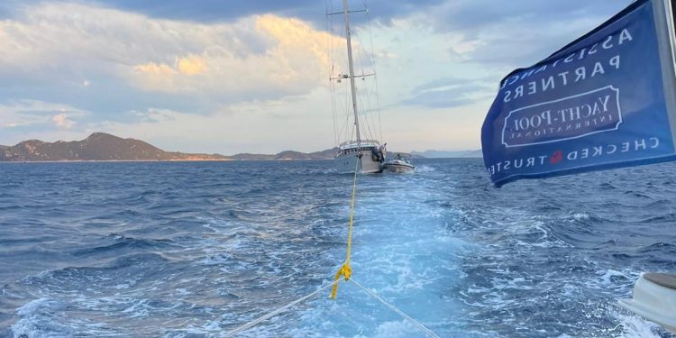 Troje Nizozemaca se nasukalo na Koločepu